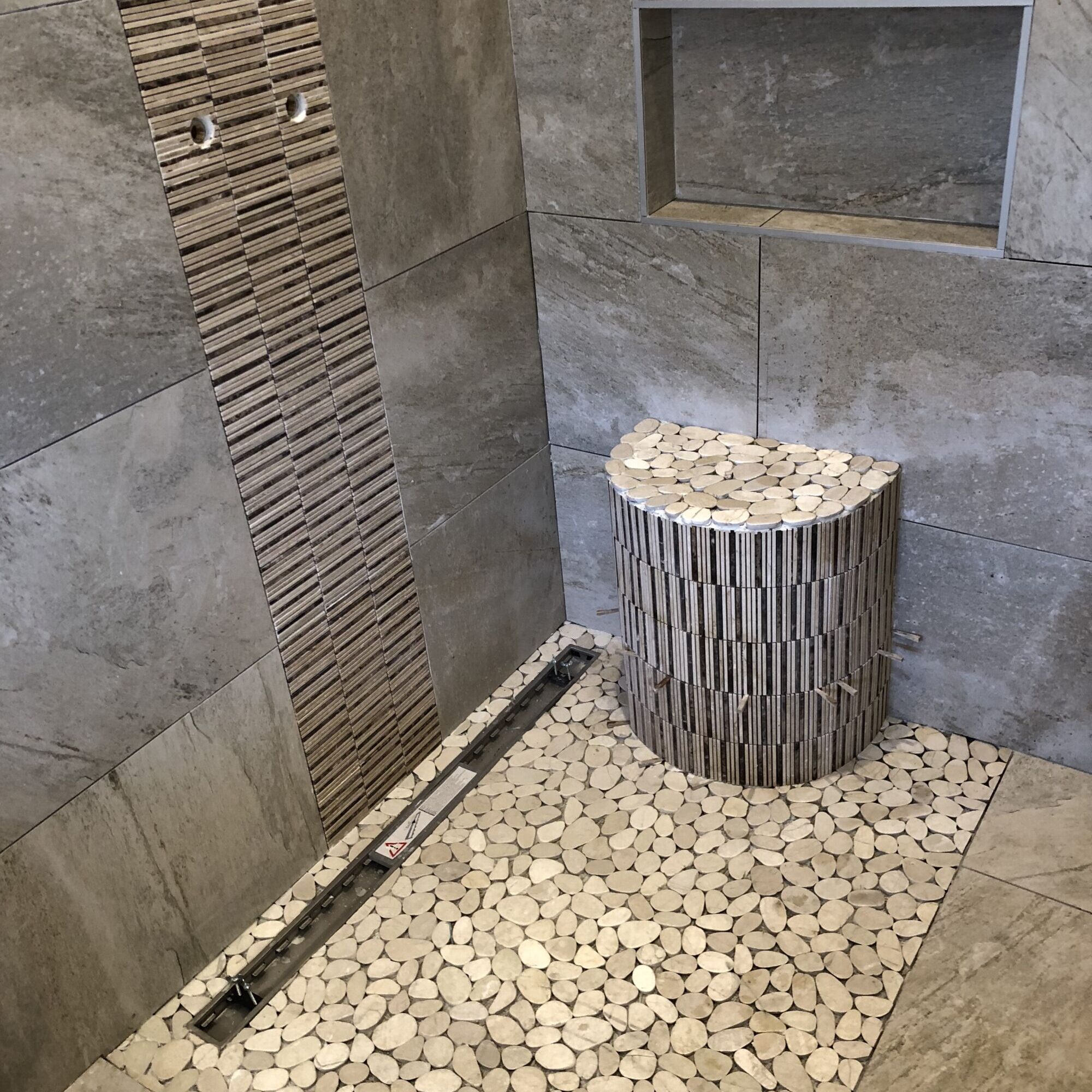 Quels mat&eacute;riaux et couleurs adopter pour une salle de bain tendance ? Mulhouse