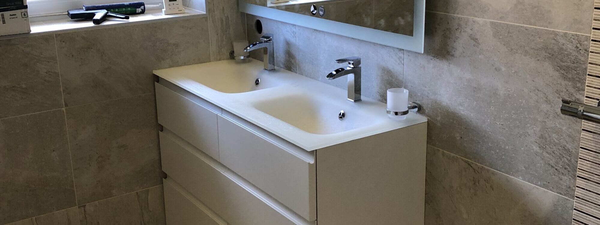 IMG_0216 2000X750 | HD Energy Comment choisir les meubles de salle de bain pour maximiser le rangement ? Cernay