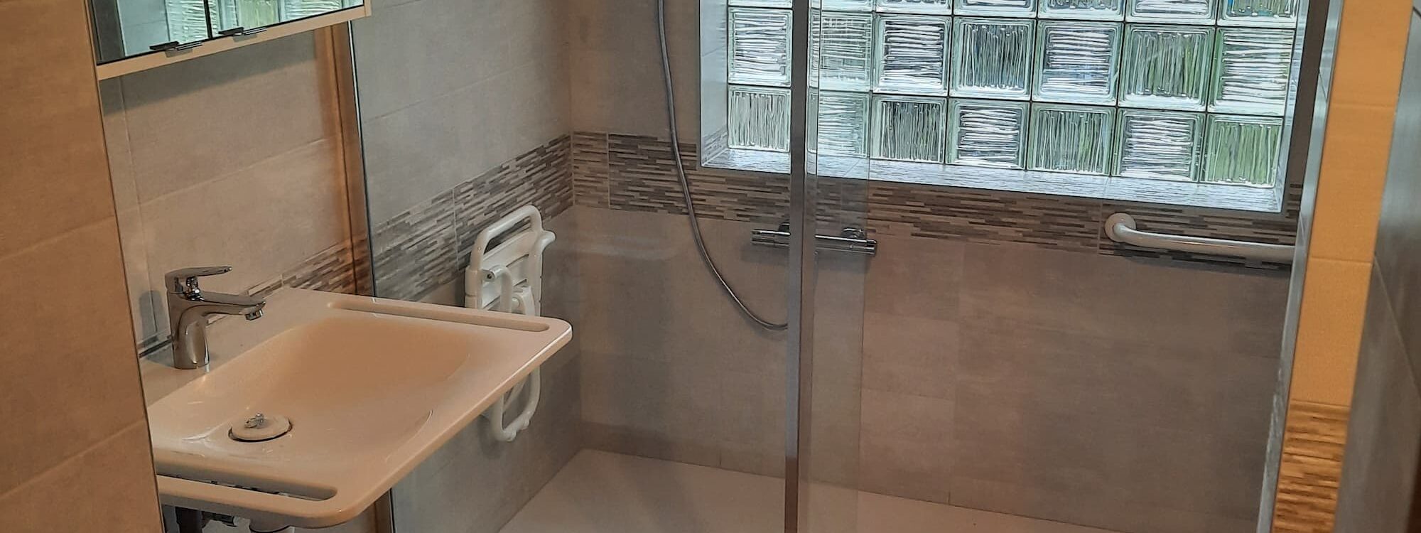 Comment am&eacute;nager une salle de bain PMR alliant accessibilit&eacute; et design ? Riedisheim