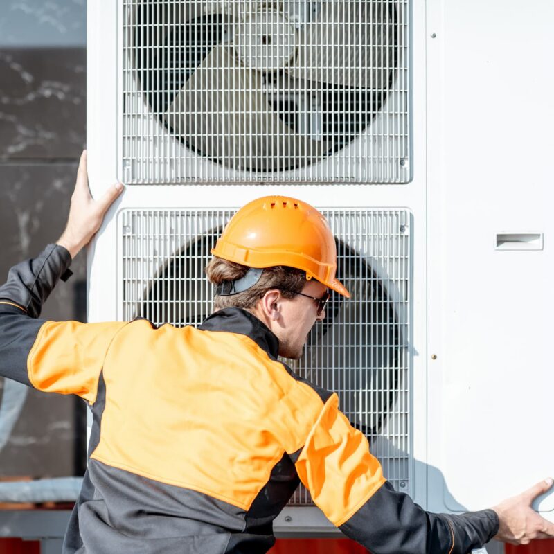 INSTALLATION_CHAUFFAGE_SANITAIRE_1 800X800 | HD Energy Quels sont les critères de performance à vérifier avant d’acheter une pompe à chaleur ? Illzach